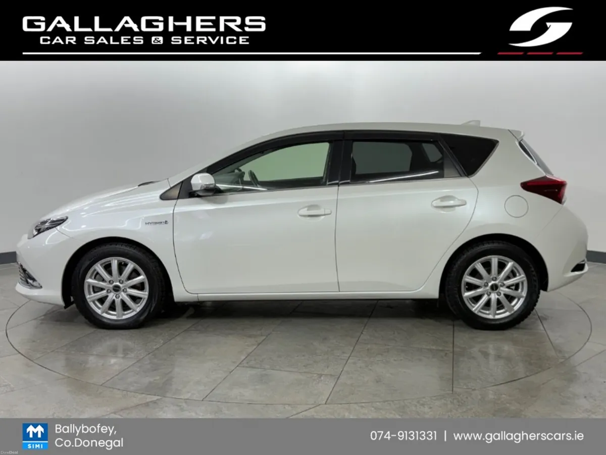 Toyota Auris SELF CHARGE HYBRID AUTOMATIC - Image 5