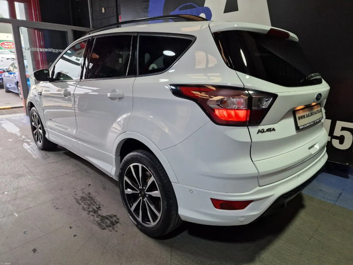 Ford Kuga ST-LINE 2.0 TDCI 4X4 AWD **HIGH SPEC, FU - Image 6