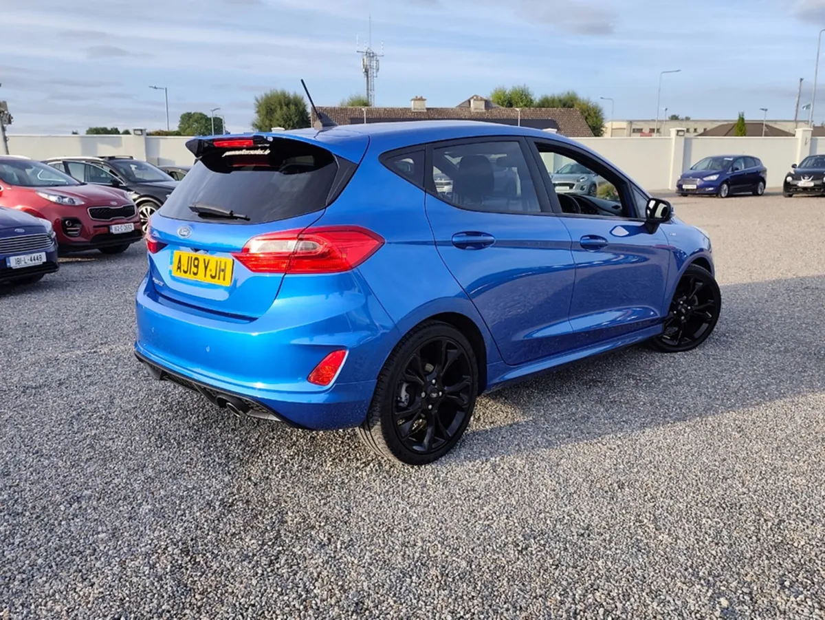 Ford Fiesta ST-LINE TURBO ACTIVE - Image 2