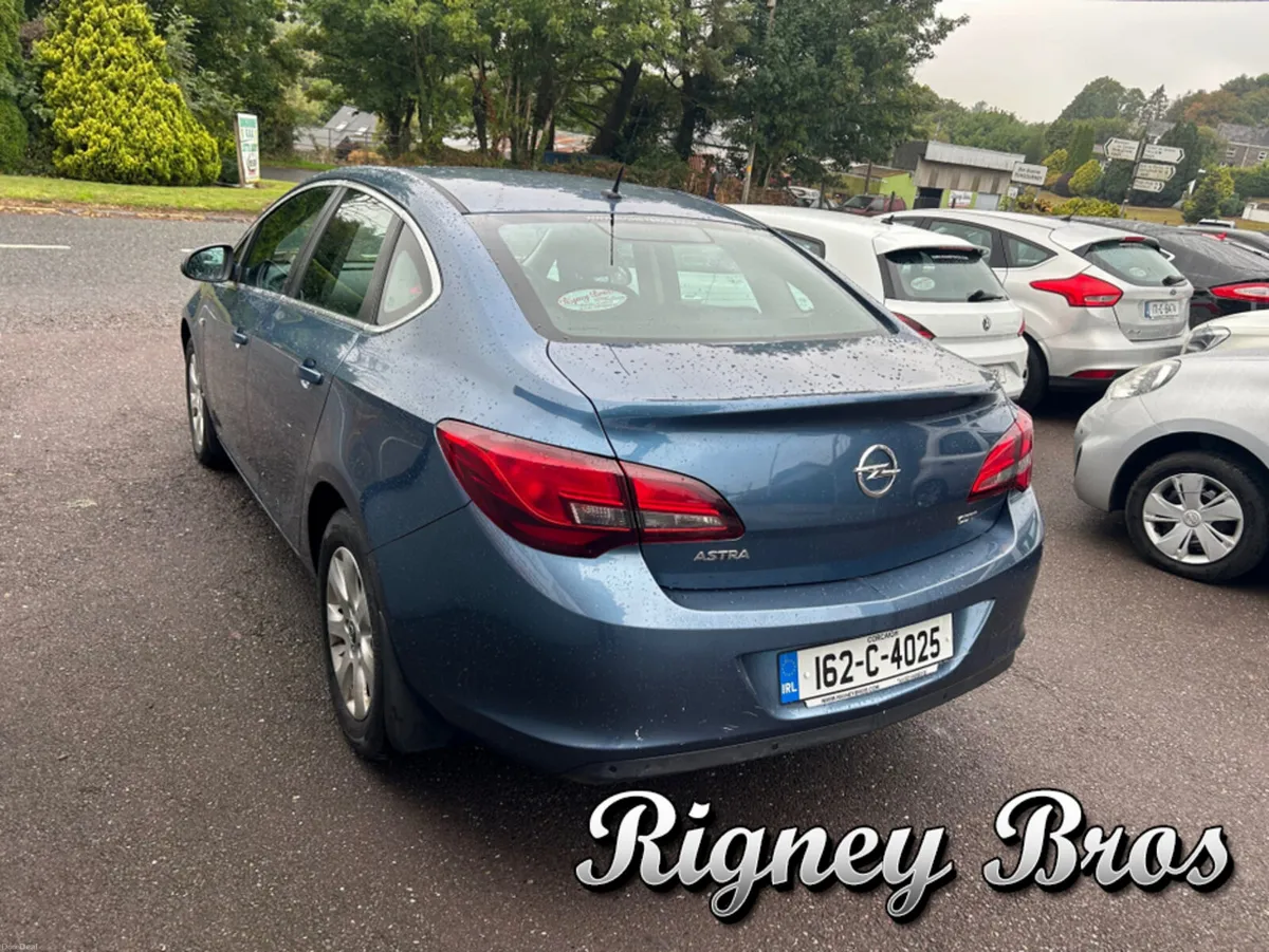 Opel Astra SALOON 1.6 CDTI 110PS 4DR - Image 4