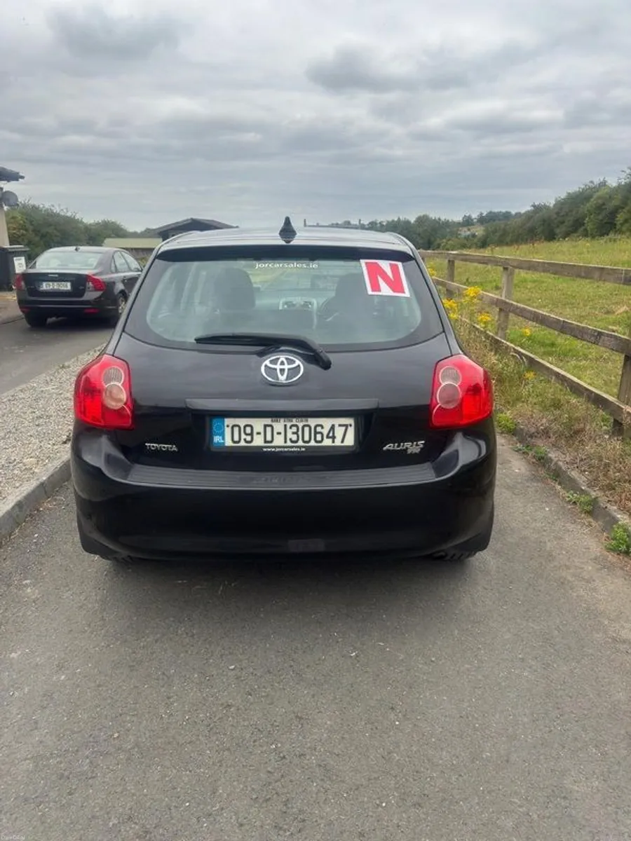 2009 Toyota Auris - Image 2