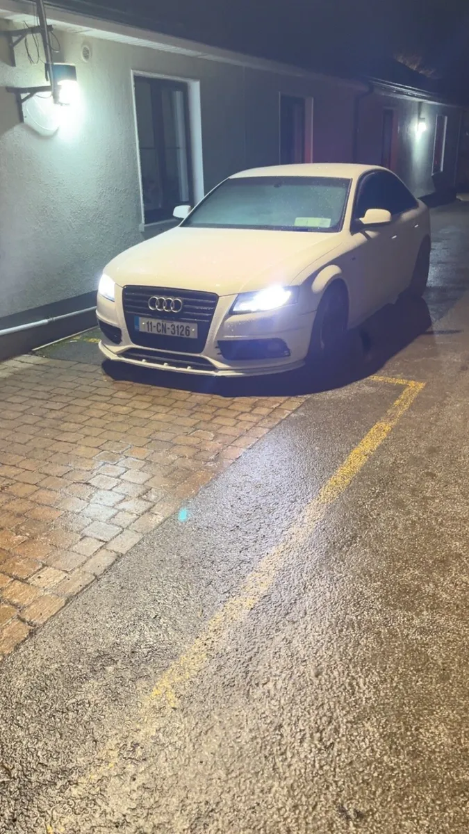 Audi a4 b8 s line black edition - Image 4