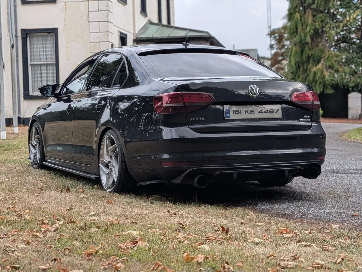 2016  VOLKSWAGEN JETTA TRENDLINE 2.0 TDI MANUAL - Image 5