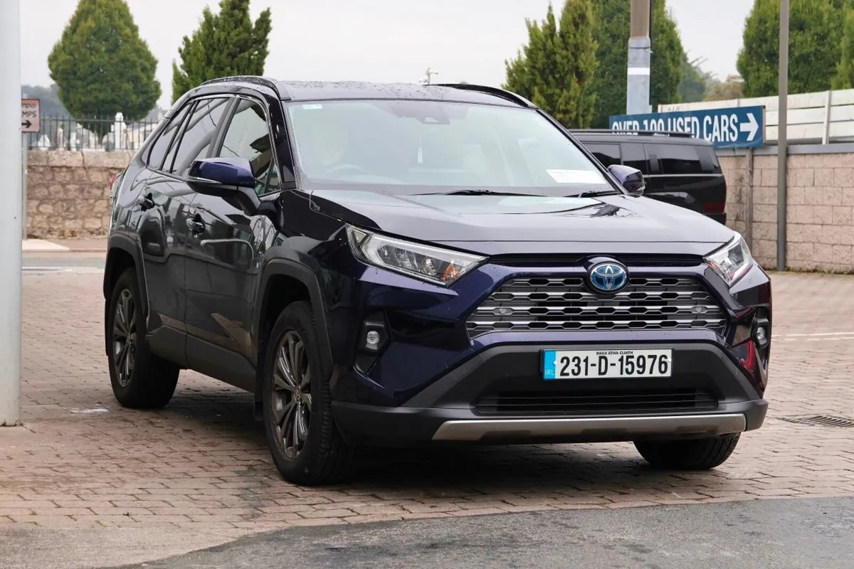 Toyota RAV4 2.5 Hybrid Sol 2WD, Black Leather - Image 4