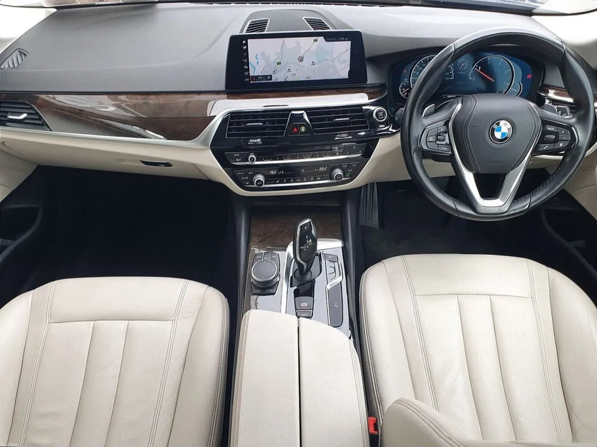 BMW 5-Series 520d SE Touring - Image 4