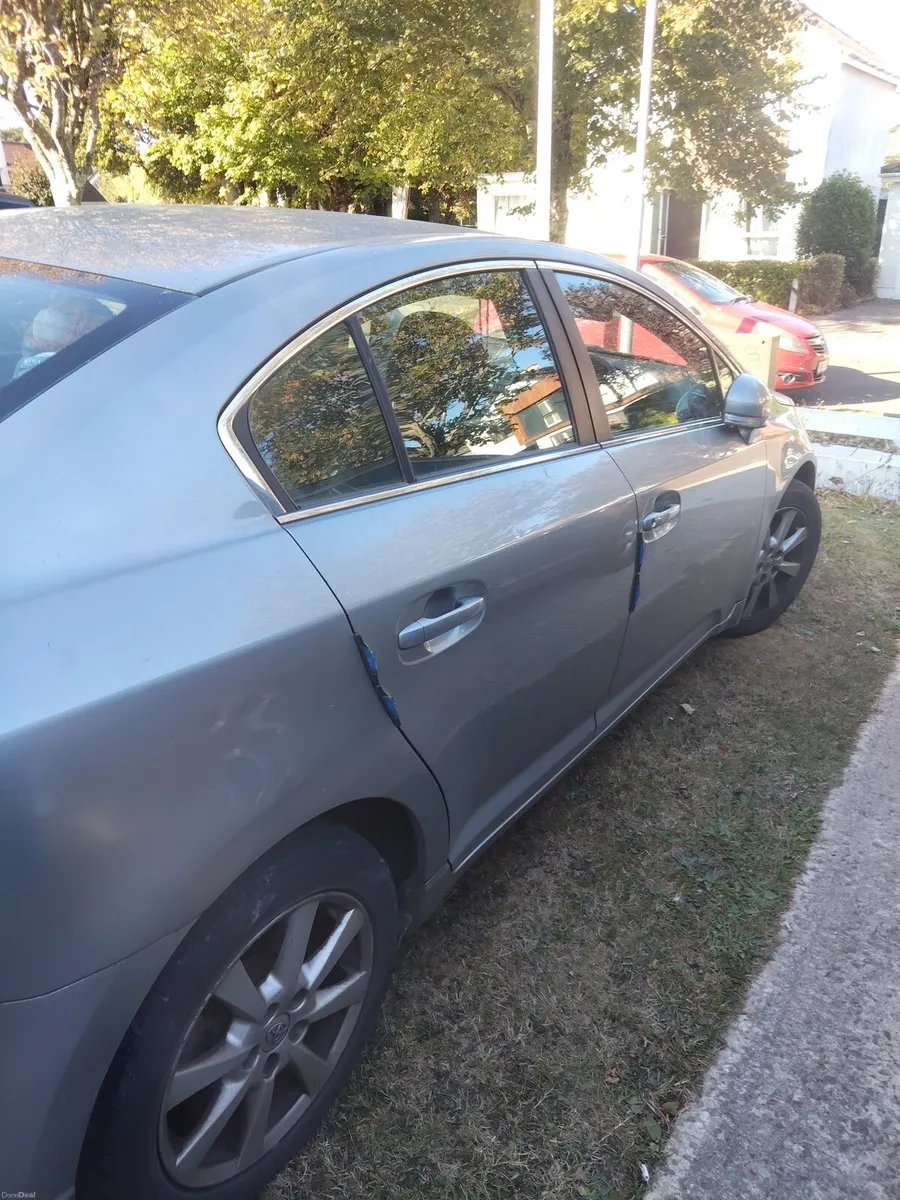 Toyota Avensis 2011 - Image 6