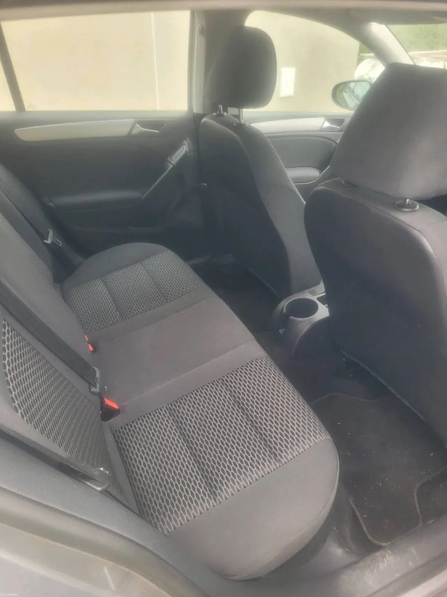 Car - Image 3