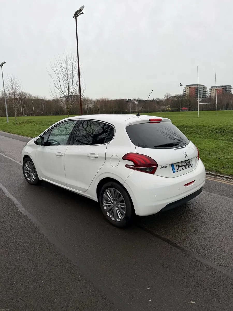 Peugeot 208 - Image 5