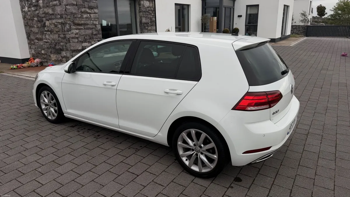 Volkswagen Golf 1.6 TDI  2018 - UK Spec - Image 6