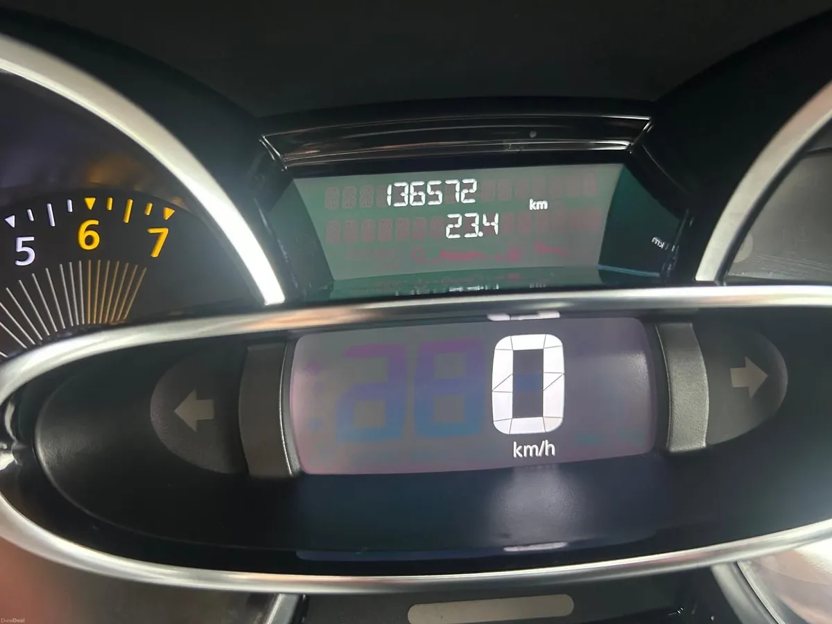 Renault Clio 2015 - Image 4