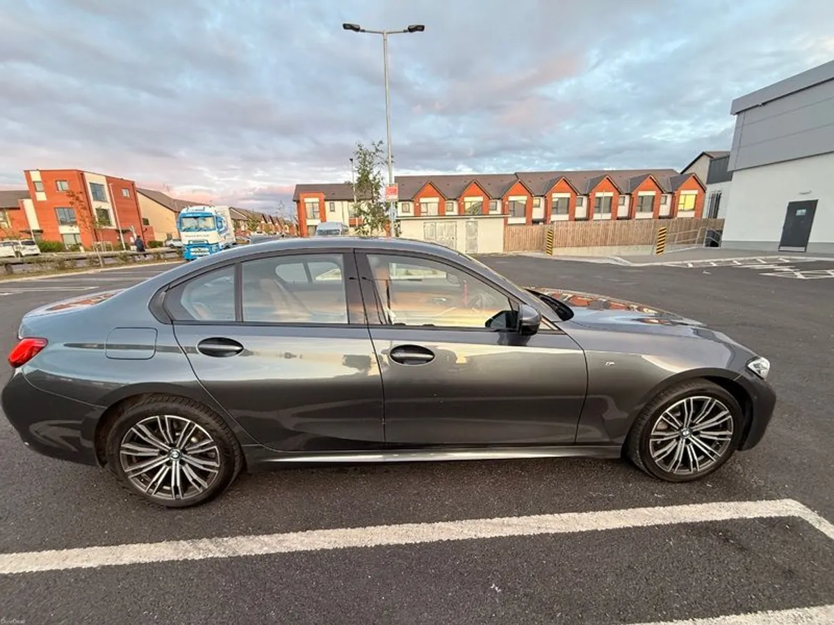 2020 BMW 3 Series - Image 2