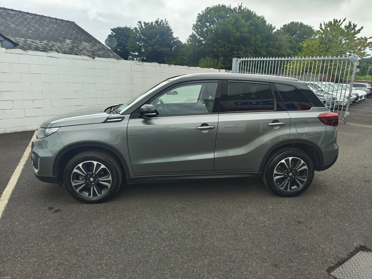 Suzuki Vitara 1.5 SZ5 Full Hybrid AUTO - Image 5