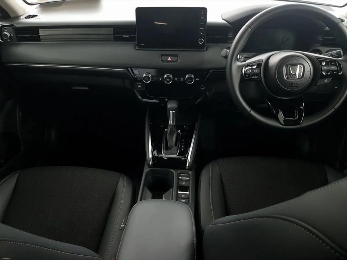 Honda Vezel VEZEL 6AA-RV5 5 DRS AUTO - Image 3