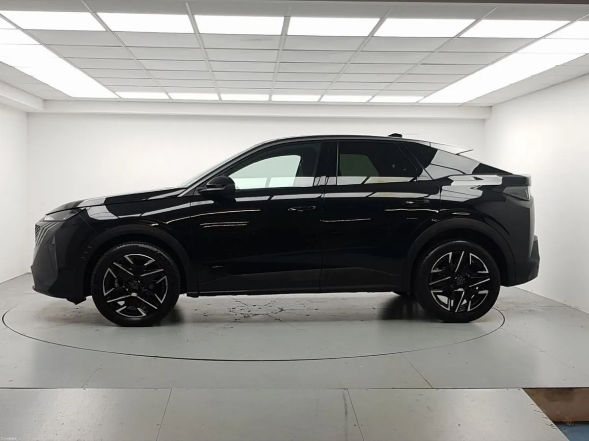 Peugeot 3008 1.2 MHEV PureTech 136bhp eDCS6 Allure - Image 5