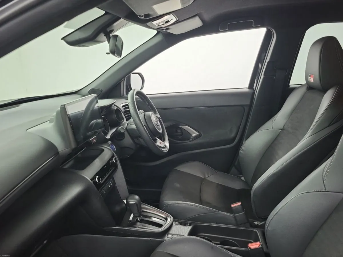 Toyota Yaris Cross Top Spec GR Sport - Image 4