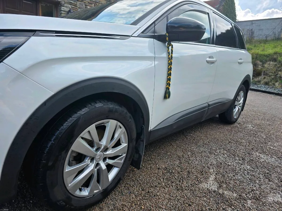 Peugeot 5008 Active 1.5 Blue HDI 130 - Image 3