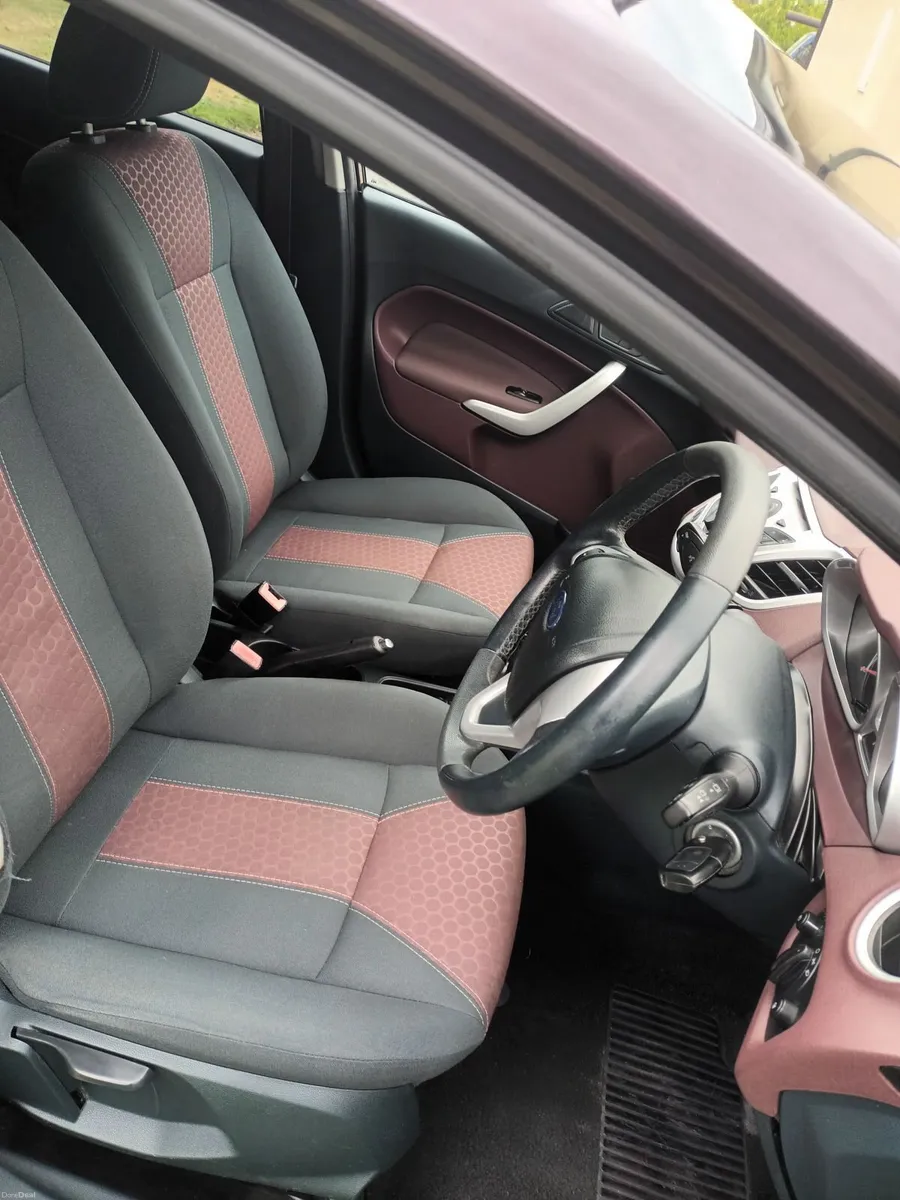 Ford Fiesta 2011 - Image 5