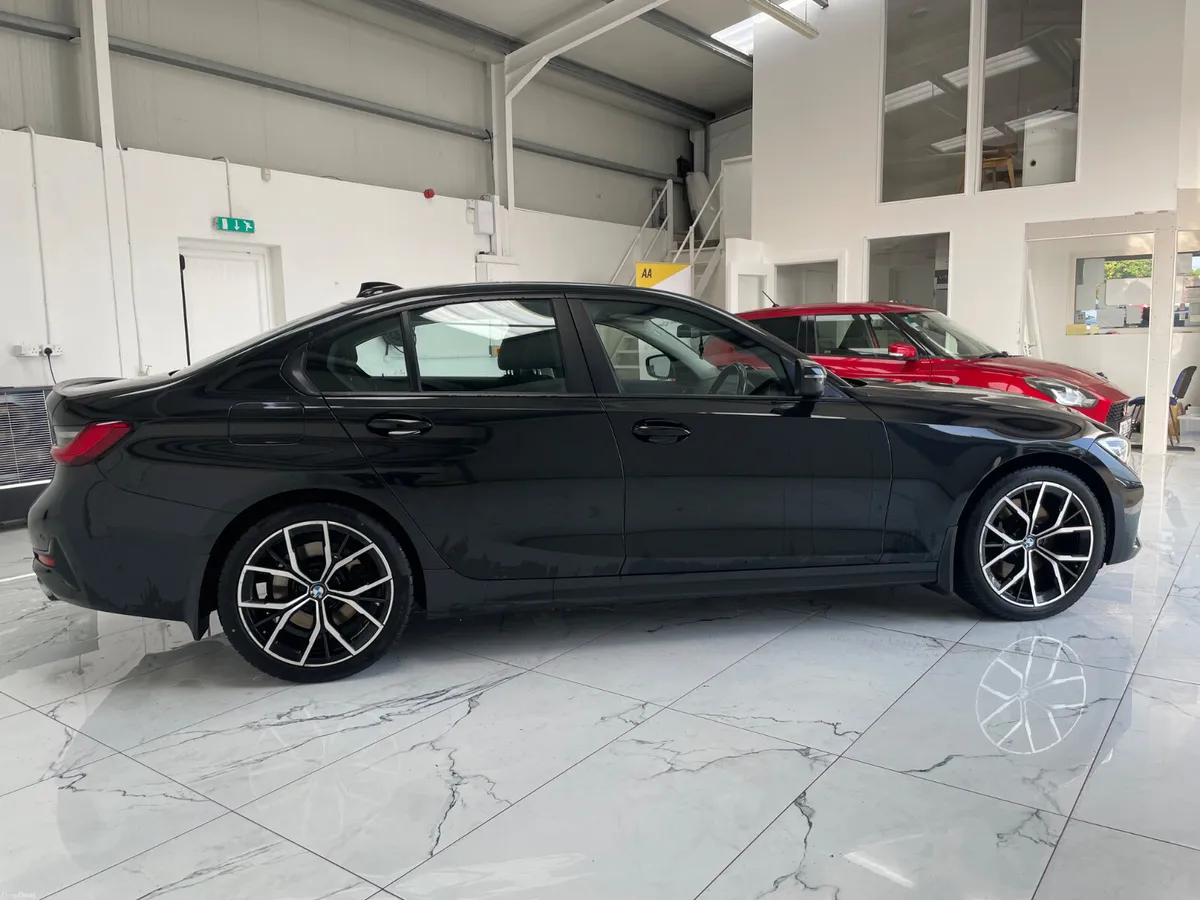 BMW 330e  3-Series 2021 - Image 2
