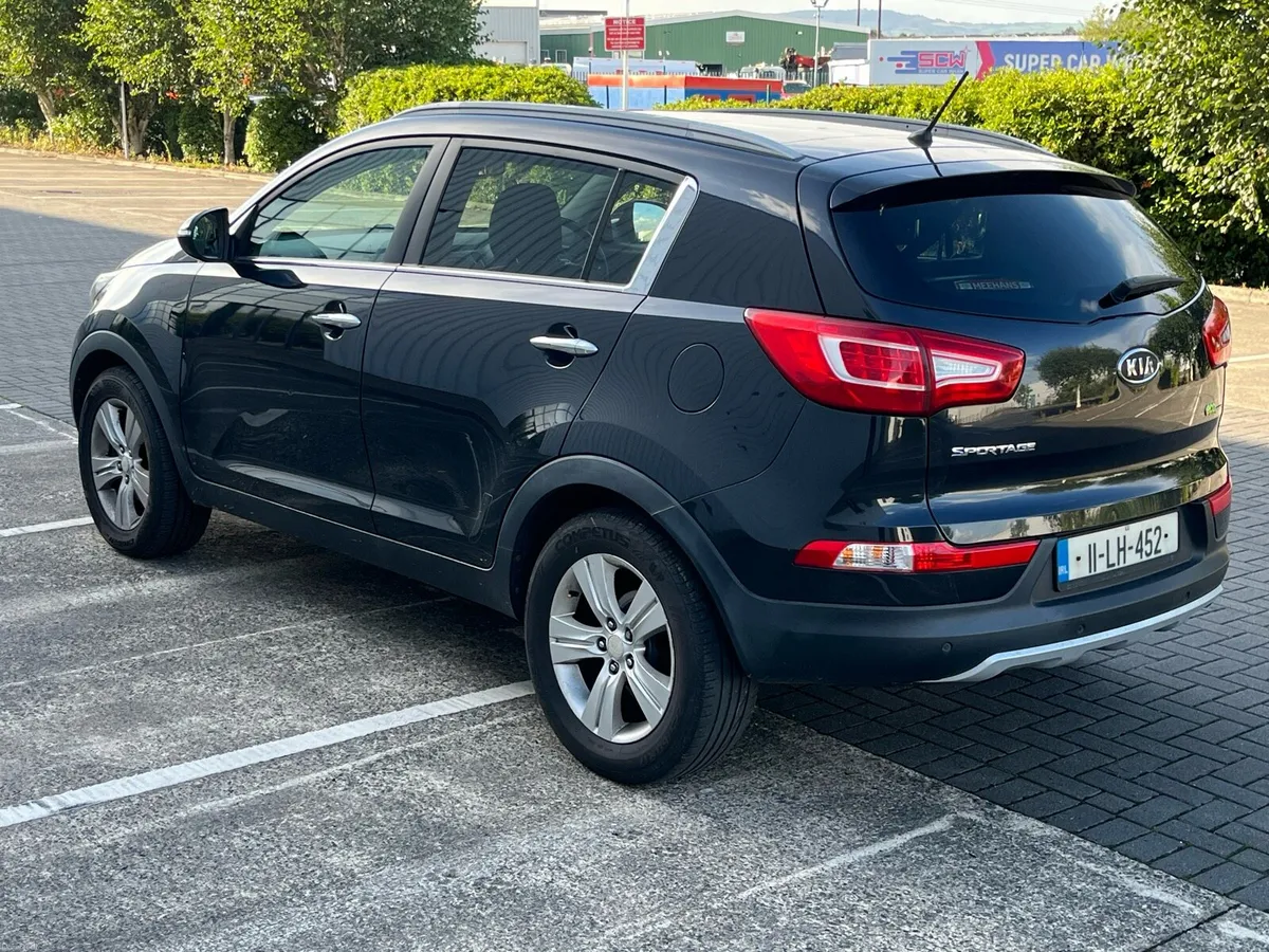 2011 Sportage, 180k km, High Spec - Image 3
