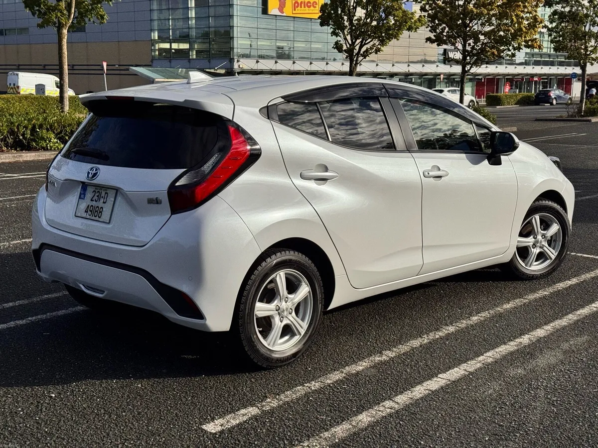 TOYOTA AQUA 1.5 HYBRID AUTOMATIC 2y NCT LIKE A NEW - Image 3