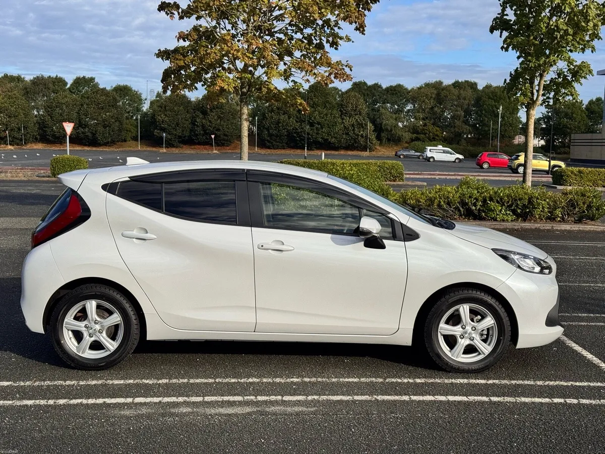 TOYOTA AQUA 1.5 HYBRID AUTOMATIC 2y NCT LIKE A NEW - Image 5