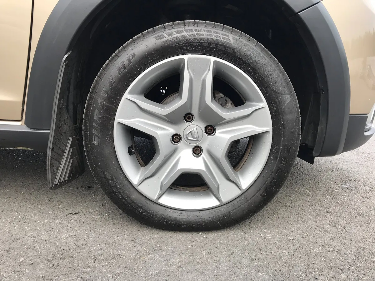Blue dCi 95 Stepway Signature - Image 5