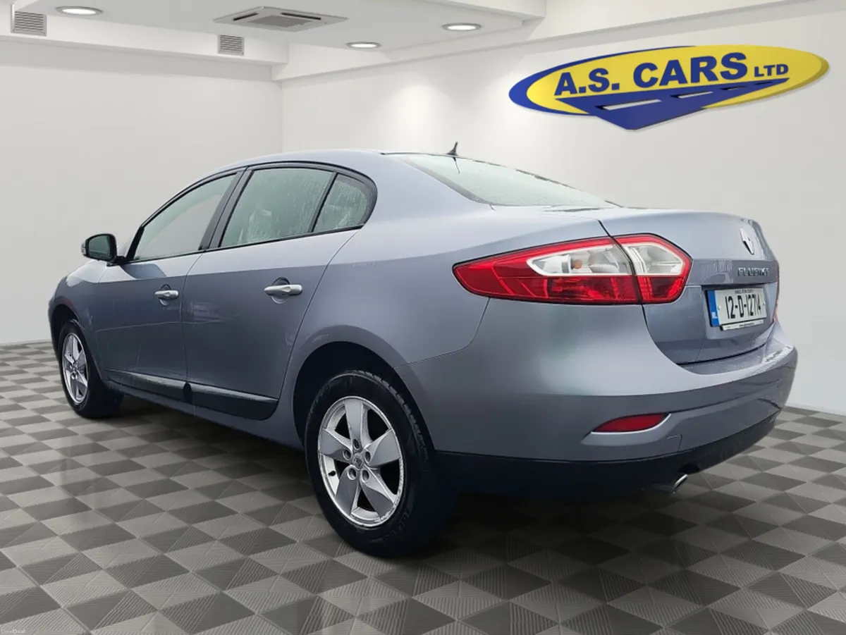 Renault Fluence 1.5 DCI 110 DYNAMIQUE 4DR - Image 3