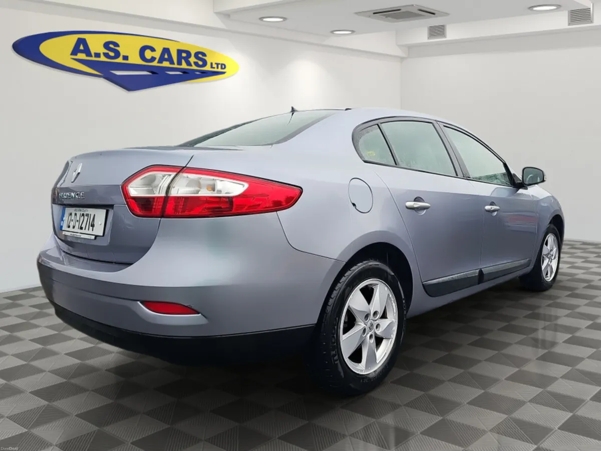 Renault Fluence 1.5 DCI 110 DYNAMIQUE 4DR - Image 4