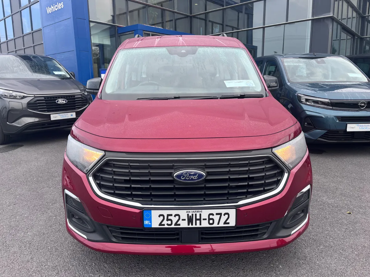 Ford Tourneo Connect 2025 Wheelchair Taxi - Image 2