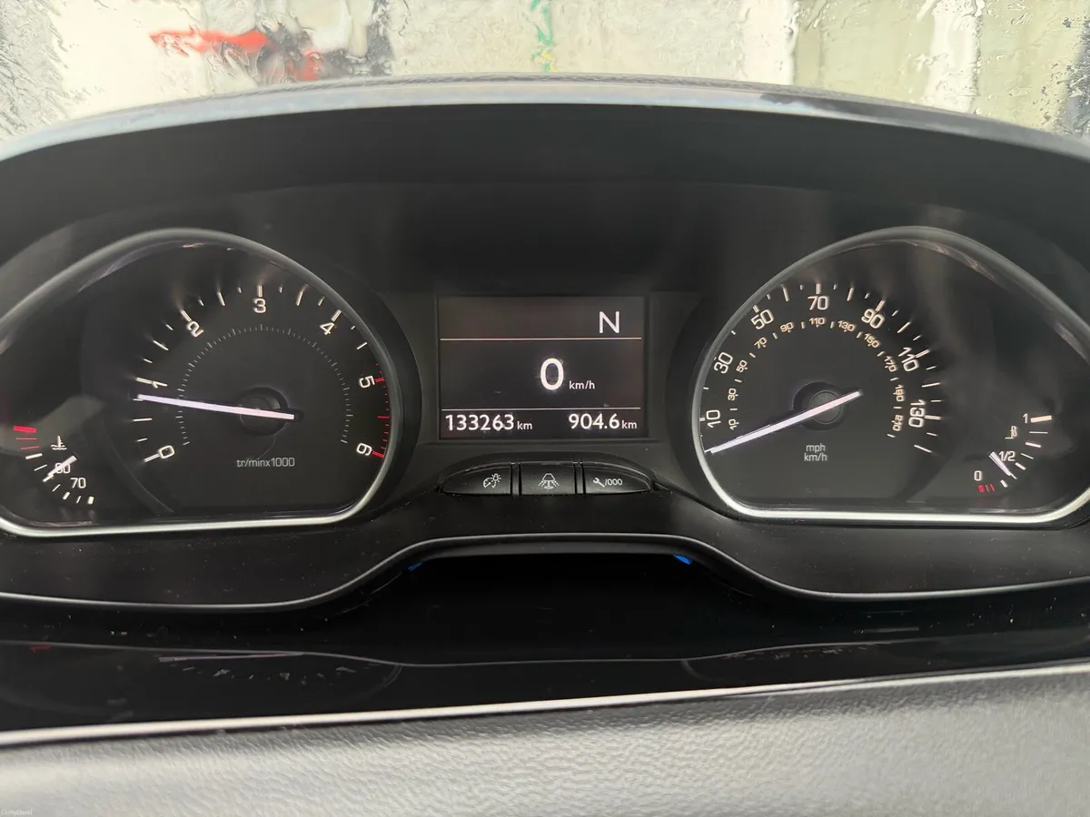 Peugeot 208 Automatic 1.4L Diesel HIGH SPEC - Image 5