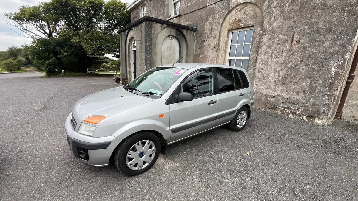 Ford Fusion 2009 - Image 2