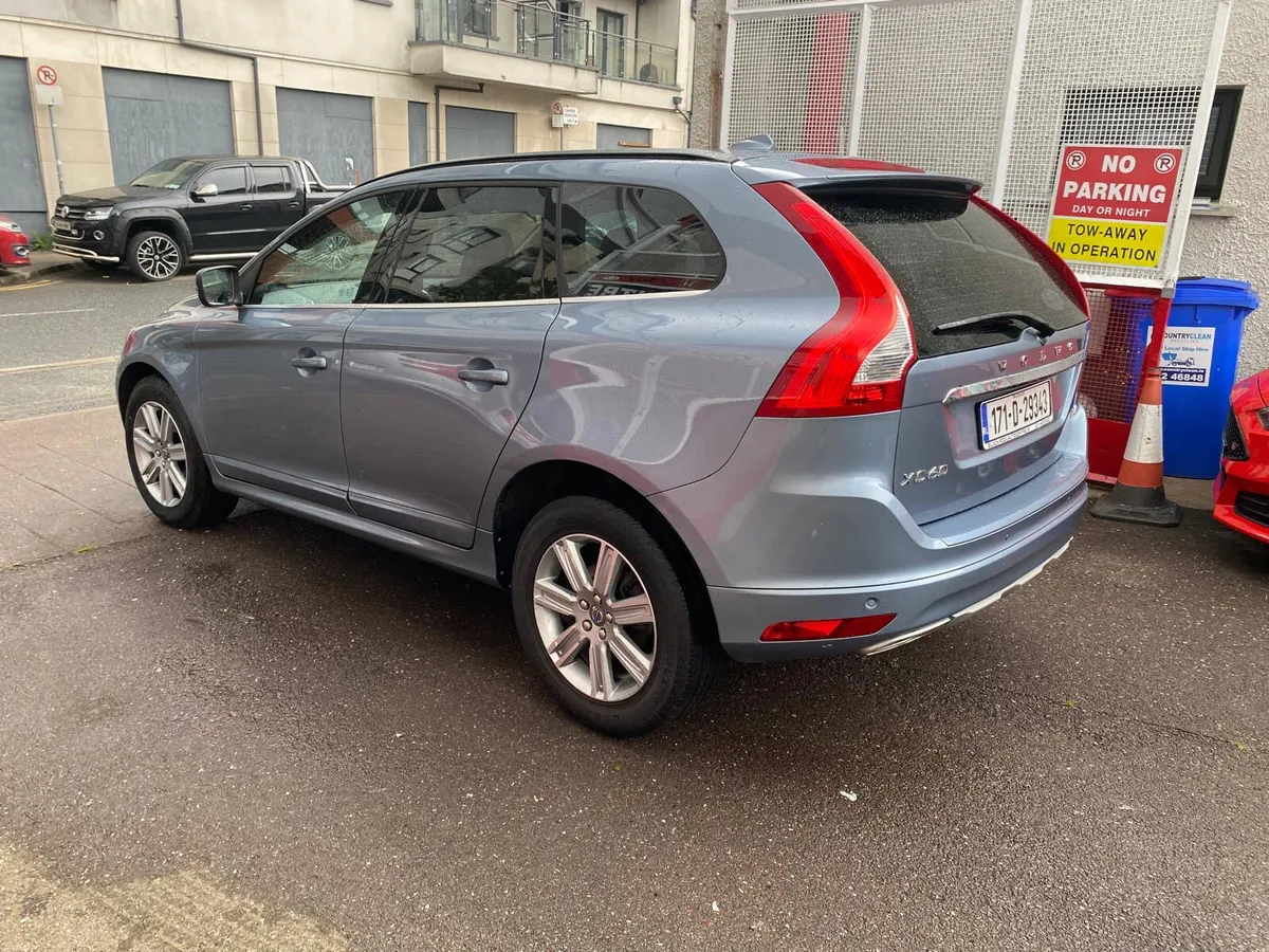 Volvo XC60 2017 - Image 4
