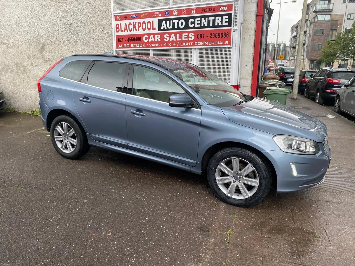 Volvo XC60 2017 - Image 2