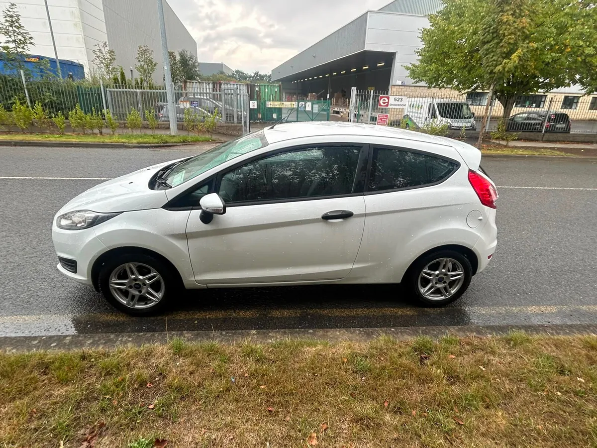Ford Fiesta 2014 SPORT 3DOOR - Image 3