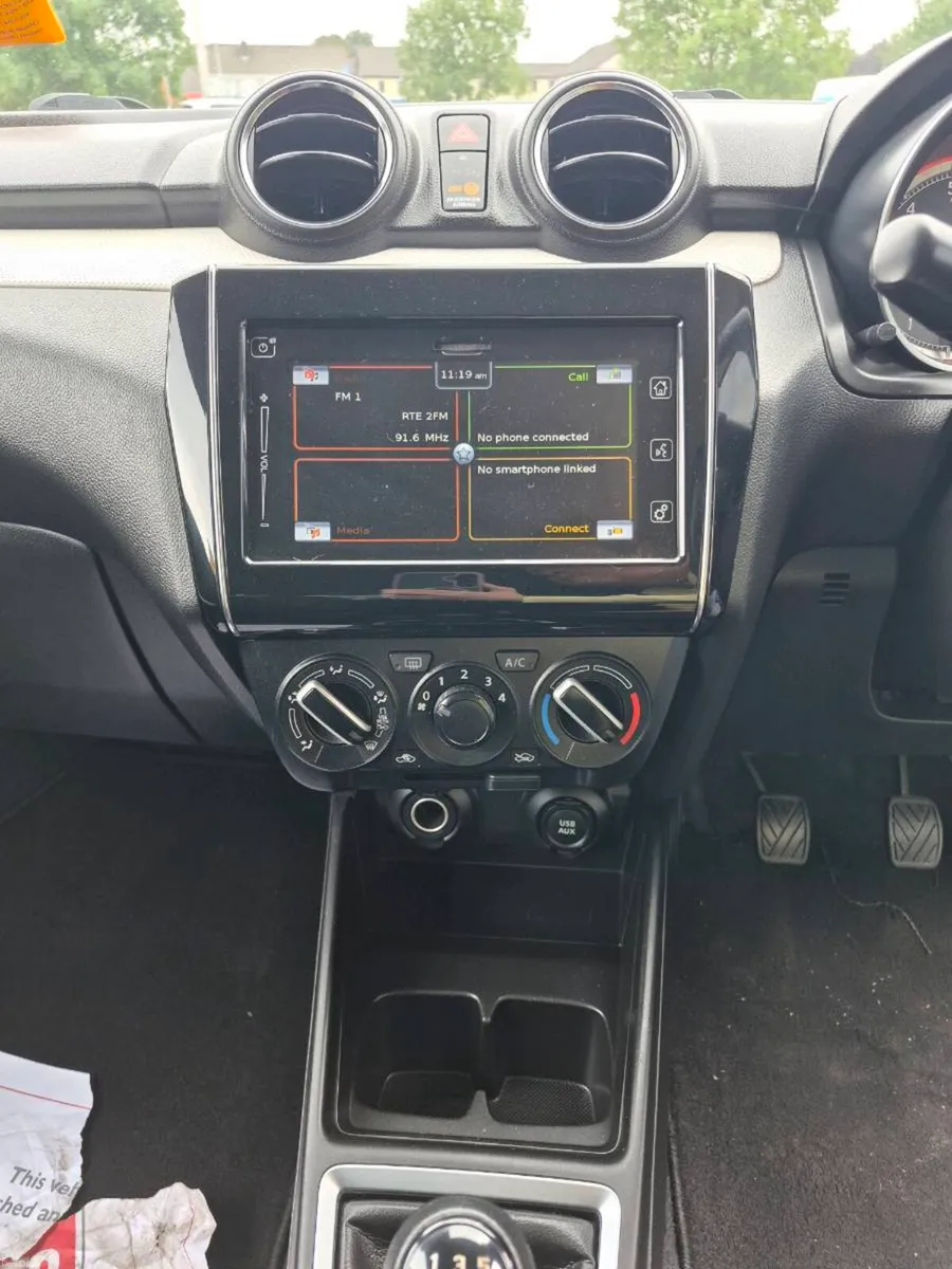 Suzuki Swift 1.2 Mild Hybrid - Image 6