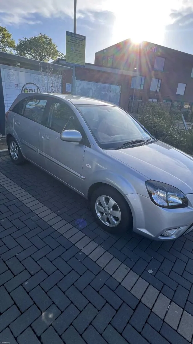 Car - Image 2
