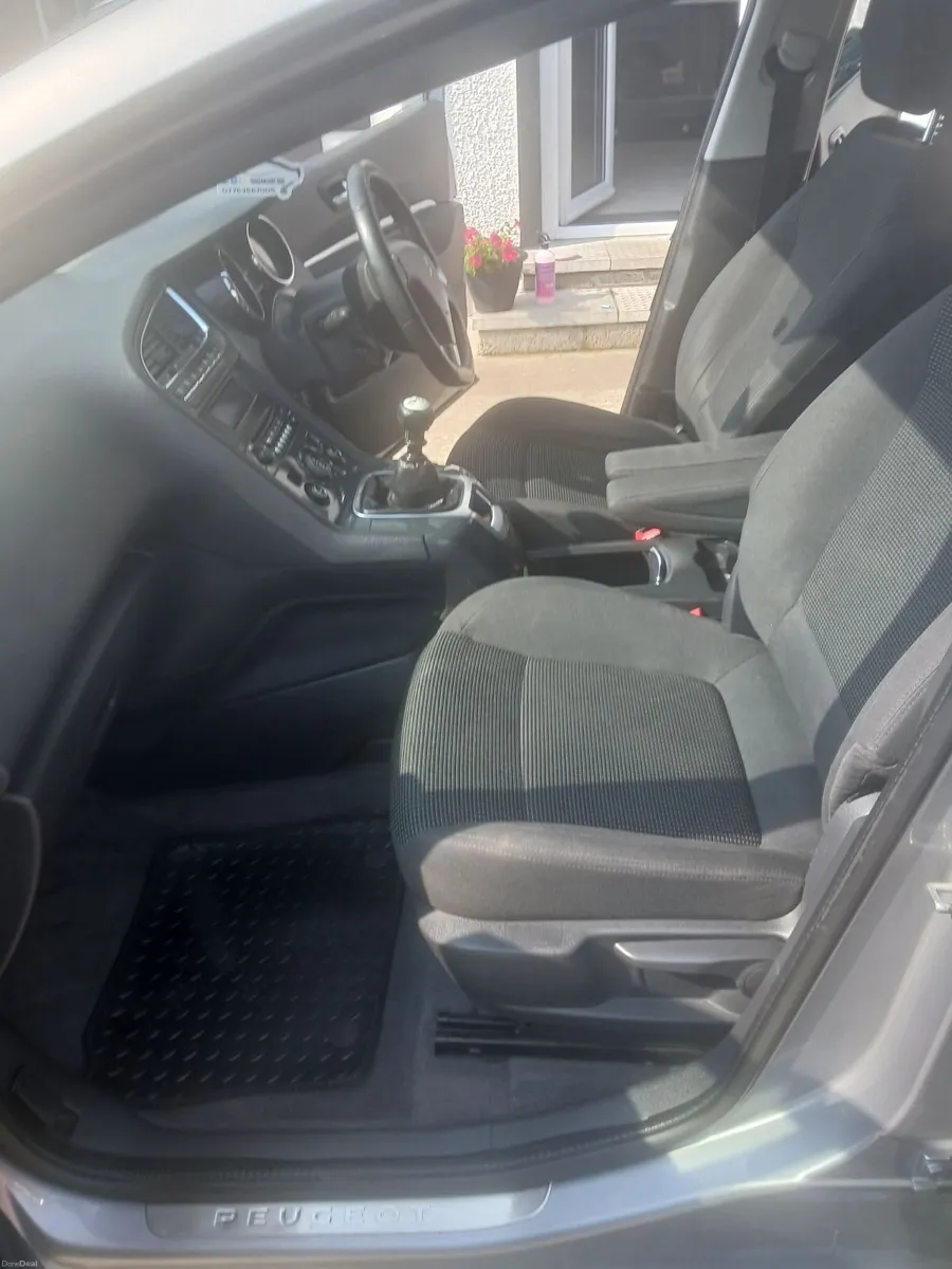 Peugeot 5008 2015. - Image 6
