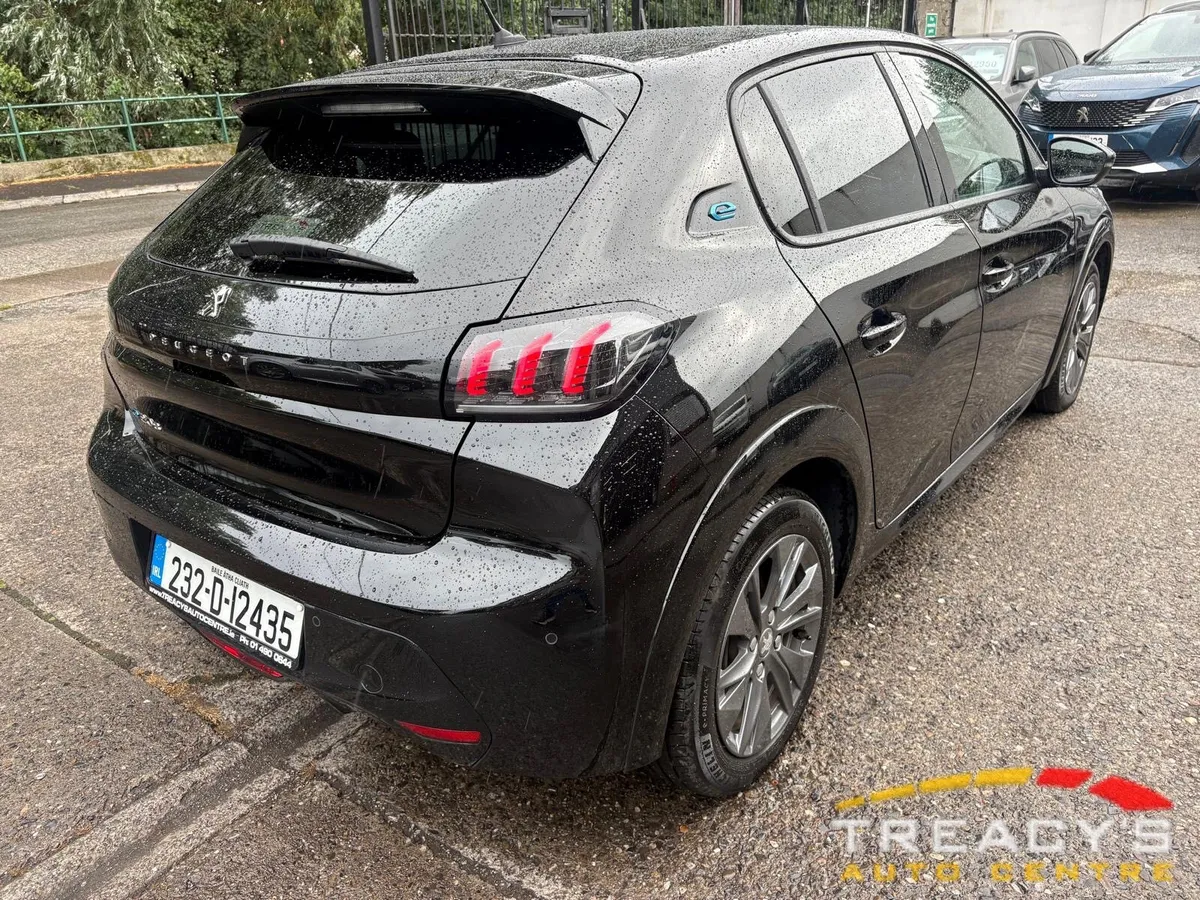 Peugeot 208 ALLURE PACK 136BHP 50 KWH ELECTRIC - Image 3