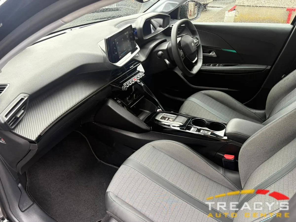 Peugeot 208 ALLURE PACK 136BHP 50 KWH ELECTRIC - Image 6