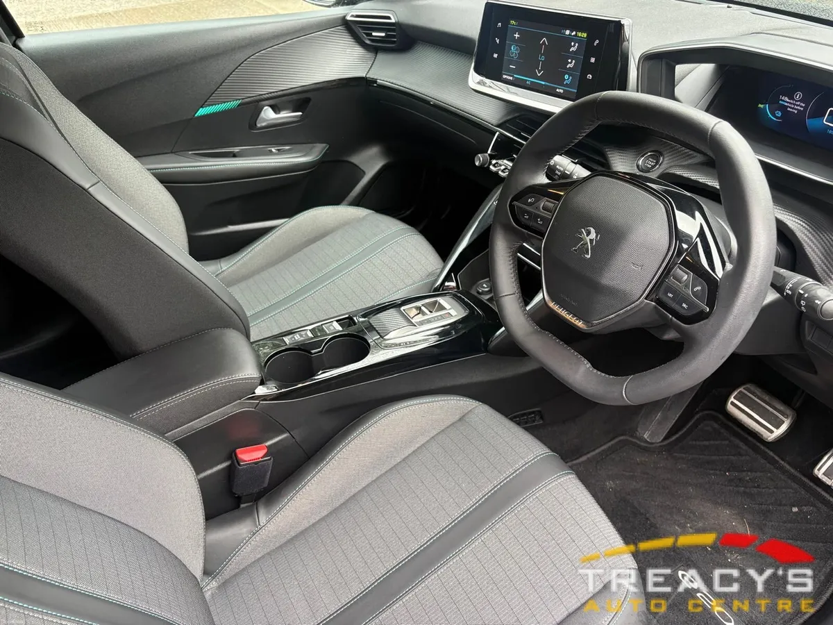 Peugeot 208 ALLURE PACK 136BHP 50 KWH ELECTRIC - Image 4
