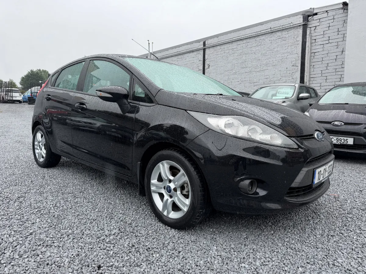 *LOW KM* 2010 Ford Fiesta 1.25 Style 82PS 5DR - Image 1
