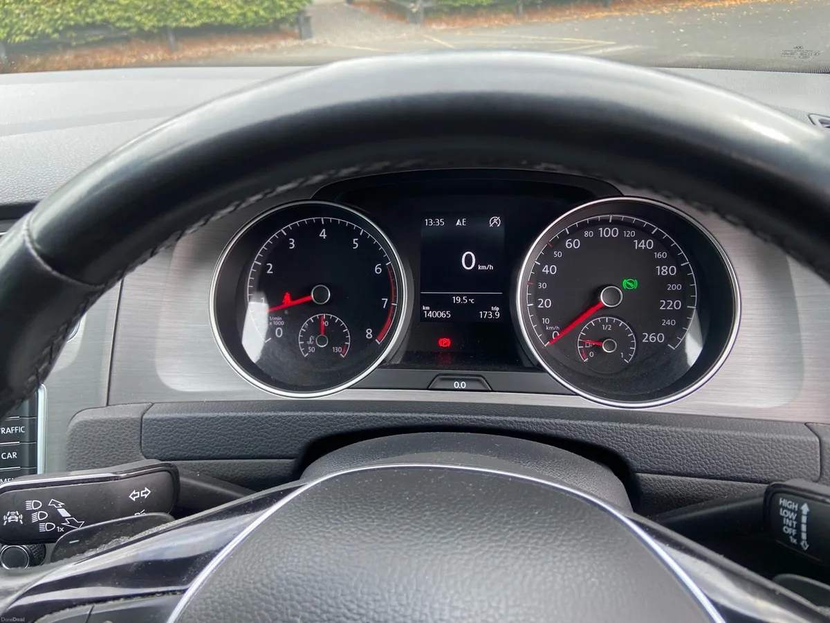 2015 Volkswagen Golf Estate 1.2 TSI Auto - Image 6