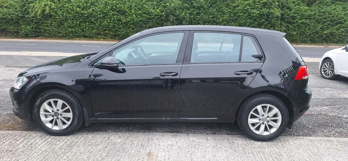 Volkswagen Golf 1.6 TDI DSG 5DR 110HP Comfortline - Image 4
