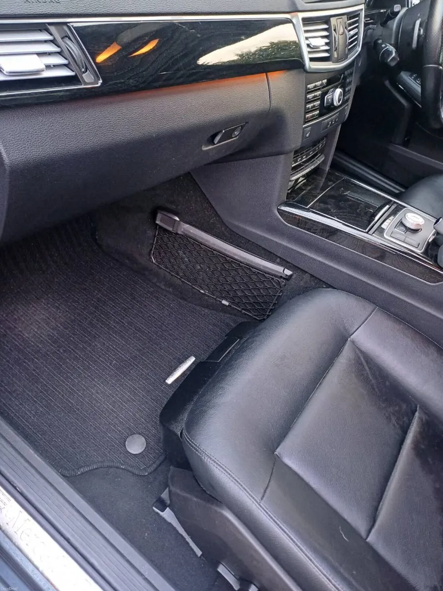 Mercedes e220 - Image 6