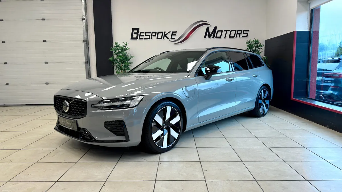 Volvo V60 Plus Dark AWD 2024 - Image 1