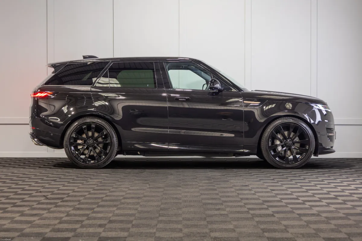 2026 Range Rover Sport P460e Dynamic SE *Pan Roof - Image 6