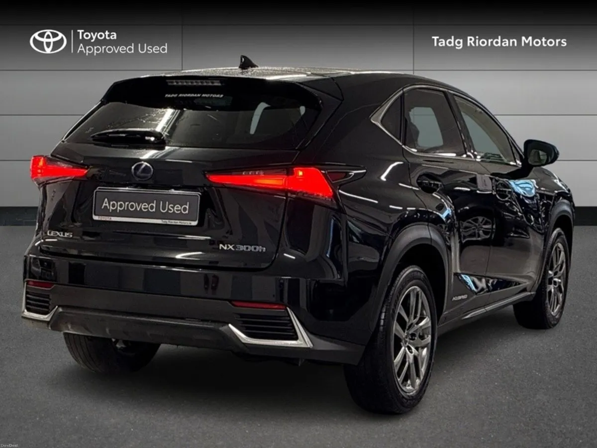 Lexus NX NX 300 H FWD EXECUTIVE - Image 2
