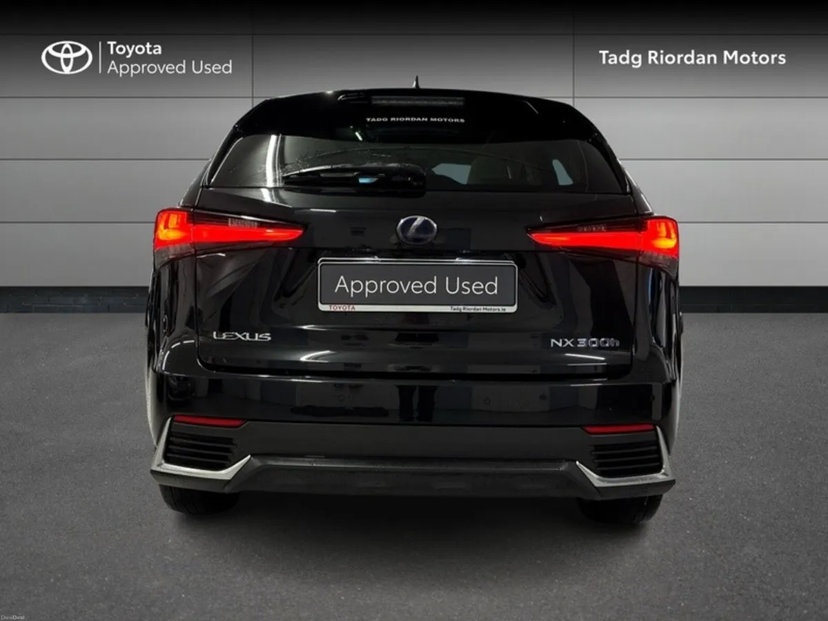 Lexus NX NX 300 H FWD EXECUTIVE - Image 4