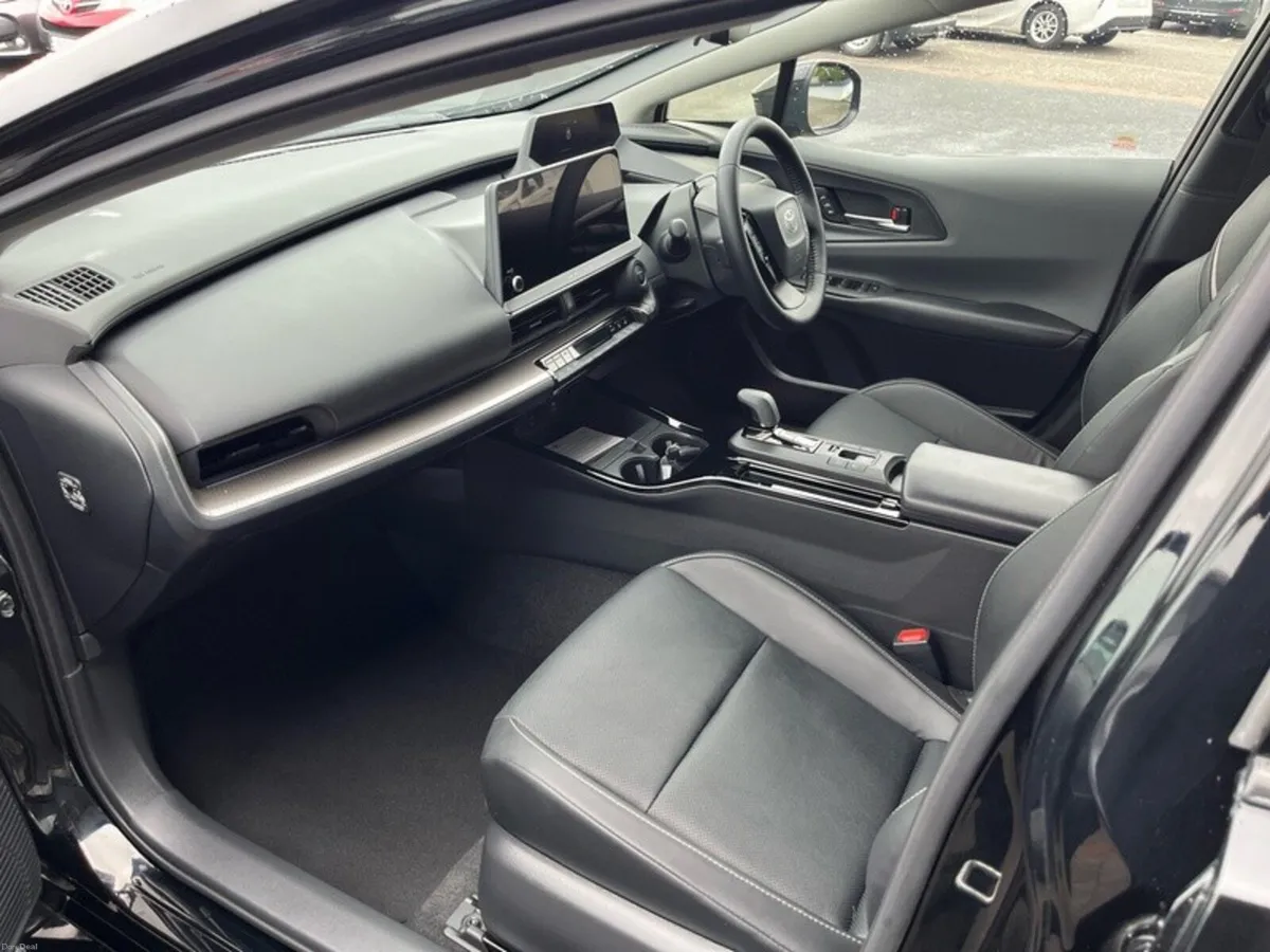 Toyota Prius PRIUS PLUG-IN HYBRID - Image 6