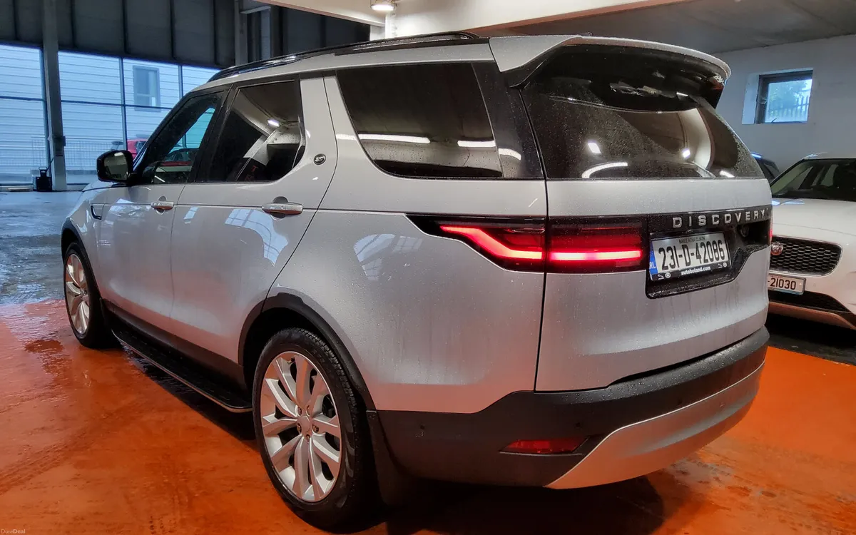 Land Rover Discovery 2023 - Image 6